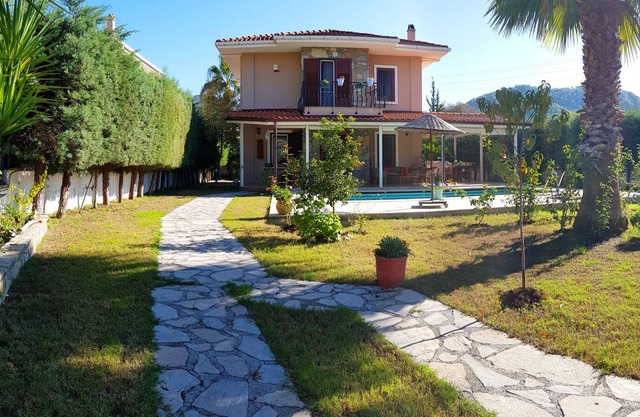 Private Villa with Pool. Perfect Location!