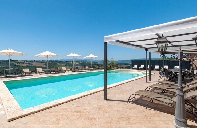 Private Villa with private pool, A/C, WIFI, TV, patio, pets allowed, panoramic view, parking