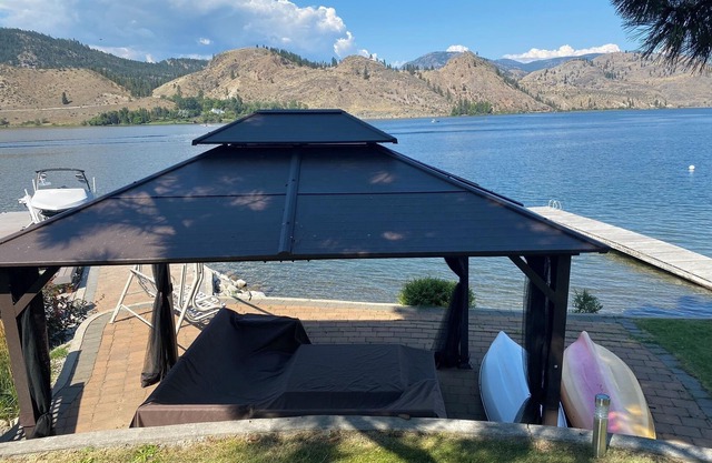 Private Waterfront Suite (2 Bedrooms) with Breathtaking Skaha Sunsets