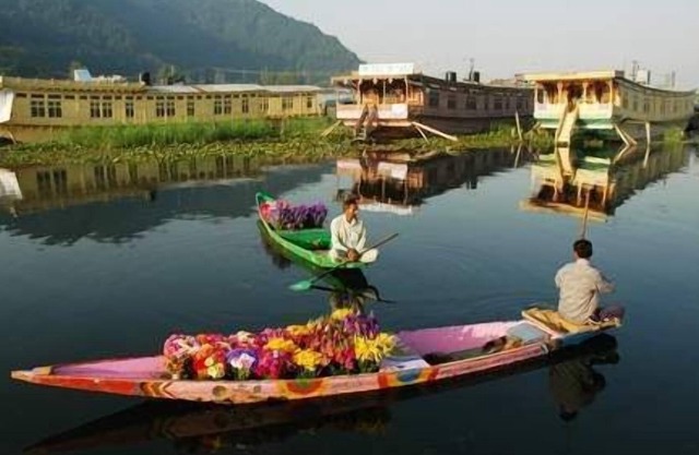 Privilege Houseboats