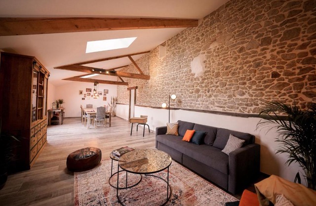 Proche PuyDuFou - Gite Maison La Roulière