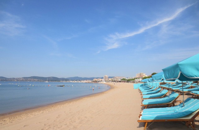PROMO 31/08-7/09 close to all amenities! Air conditioning,Wifi, car park,2terrac