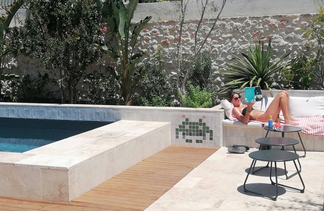 PROMO Jolie MAISON avec PISCINE JARDIN - bord de MER - Pointe Rouge MARSEILLE.