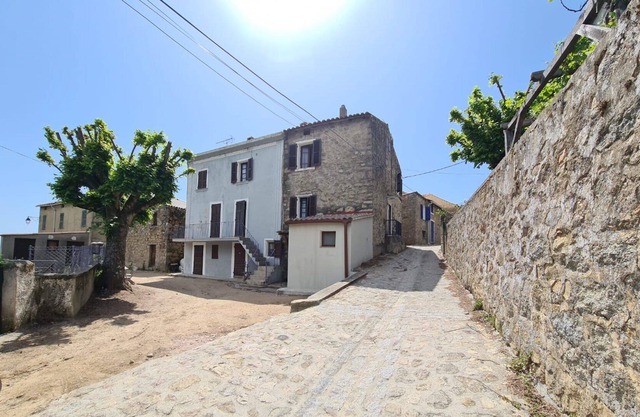 PROMO TRADITIONAL STONE HOUSE between Sea and Mountain