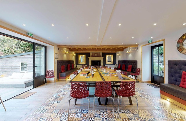 Property DUCKERIE, 55 people, SPA, games room, sea