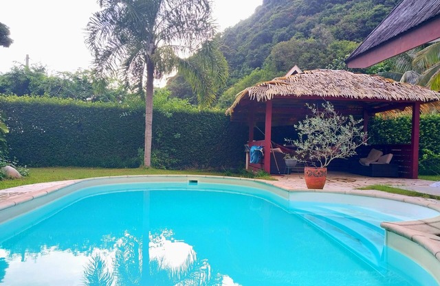 Property in Tahiti with air conditioning, kitchen, swimming pool and WIFI!