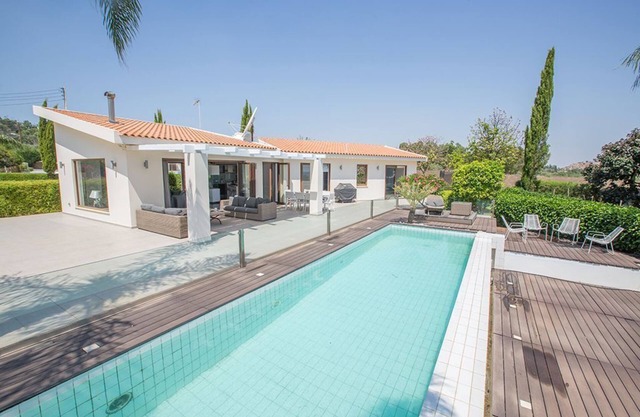 Protaras Oscar Domain Villa OD04 - a villa that sleeps 9 guests in 4 bedrooms