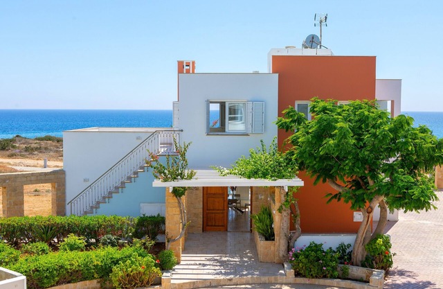 Protaras Seafront Villa Violetta