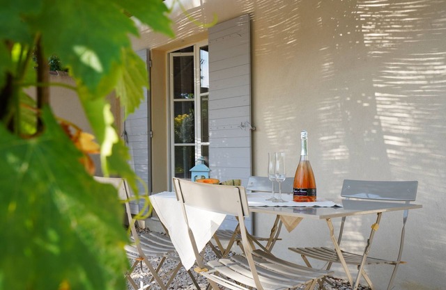 Provençal cottage Cézanne downtown AIX pool