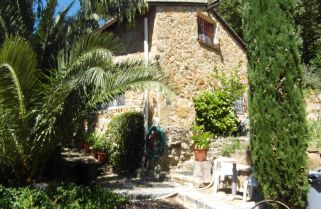 Provencal farmhouse in a natural setting