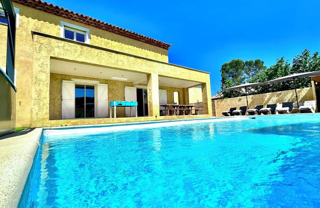 Provencal villa with swimming pool and Jacuzzi, 25 minutes from the sea!