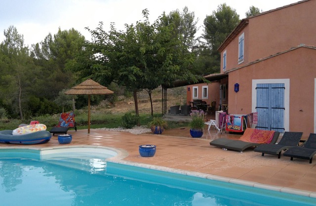 Provencal villa, pleasant and relaxing area in the countryside
