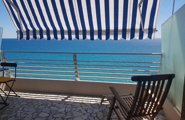 Provence Cote Azur Menton Studio for 4 People Bord de mer Face sea Near Monaco
