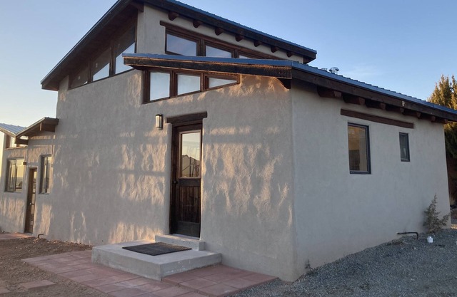 Pueblo Hill Panorama House