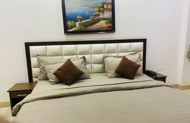Qotel Jasola Vihar