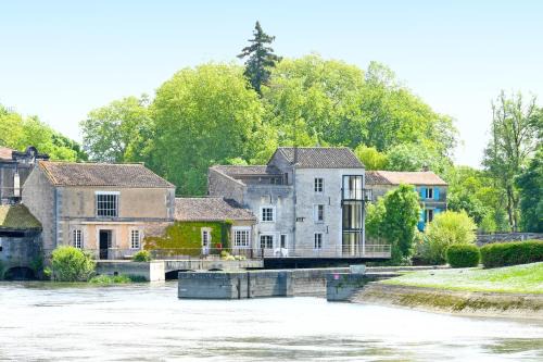 QUAI 3 loft moderne et lumineux les pieds dans l'eau