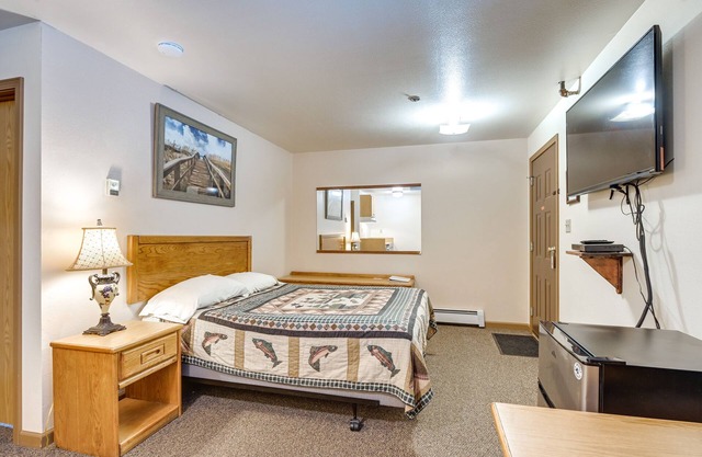 Quaint Cooper Landing Apt: Half Mi to Boating!