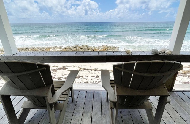 Quaint Cottage On The Beach in the South End