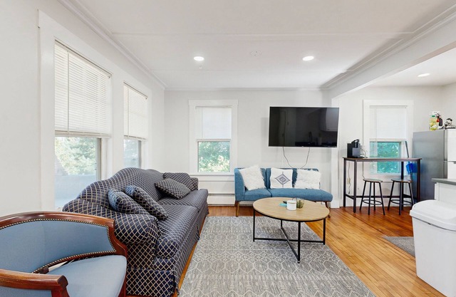 Quaint home near town, skiing, shopping, hiking & Saco River