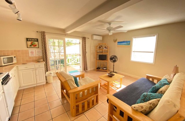 Quaint One Bedroom Apartment with AC