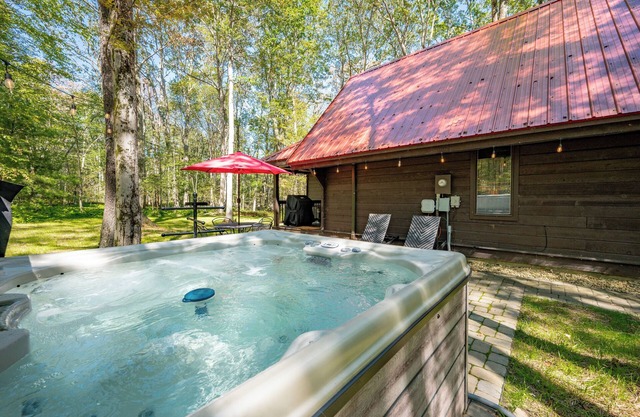 Quaint Retreat w/Fire Pit & Lake Access
