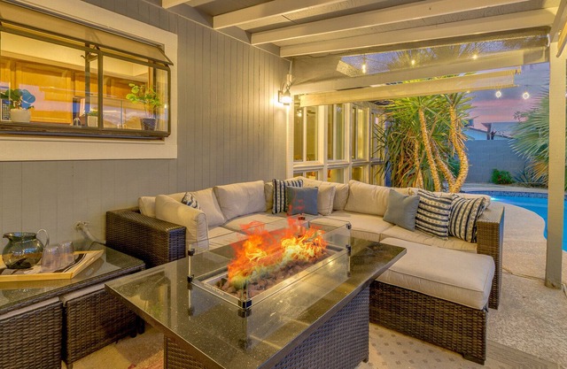 Quaint Scottsdale Spectacular Pool & Hot Tub Home!