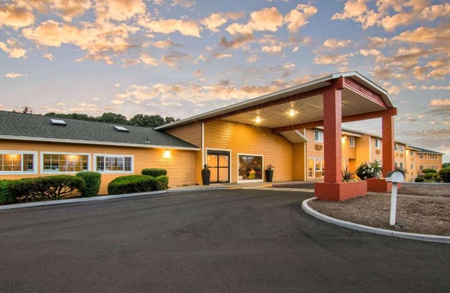 Quality Inn & Suites Albany Corvallis