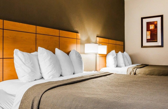 Quality Inn & Suites Des Moines Airport