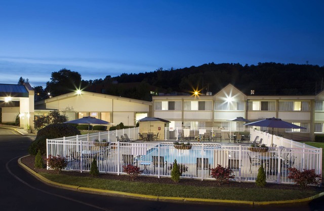 Quality Inn & Suites Vestal Binghamton near University