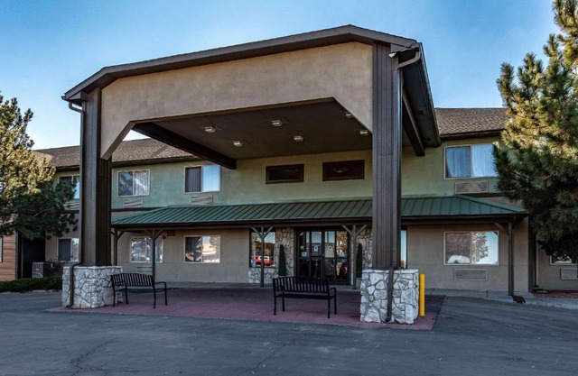 Quality Inn & Suites West