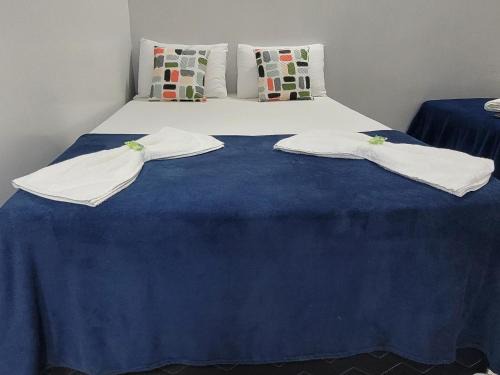 Quarto suíte 8, cama casal1, cama solteiro 1