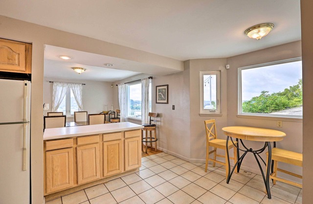 Queen City Home w/Ohio River View - 3 Mi to Dtwn!