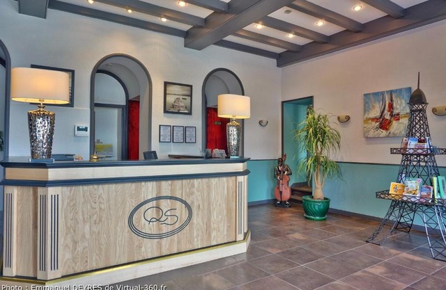 Queen Serenity Hotel