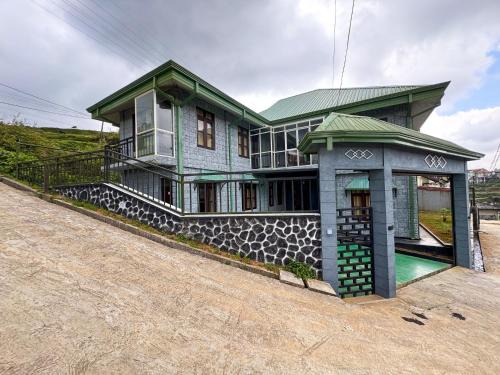 Queens Gregory - Nuwara Eliya