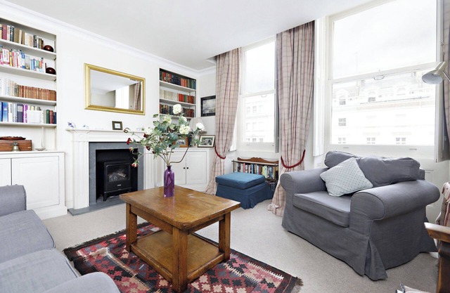 QUEENSGATE TERRACE, KENSINGTON - Delightful 2 bed, 1 bath apartment- Kensington