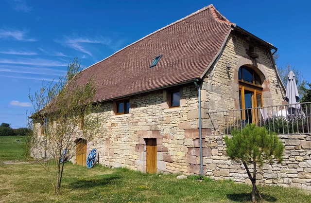 Quercy farmhouse in the heart of the Lot, ideal for family with outdoor space