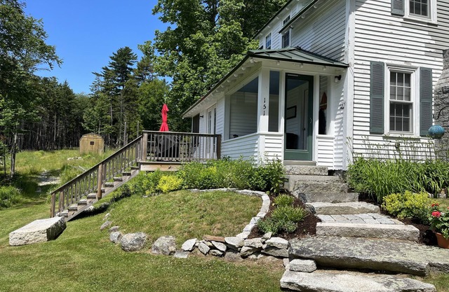 Quiet and Comfortable in Blue Hill, Maine