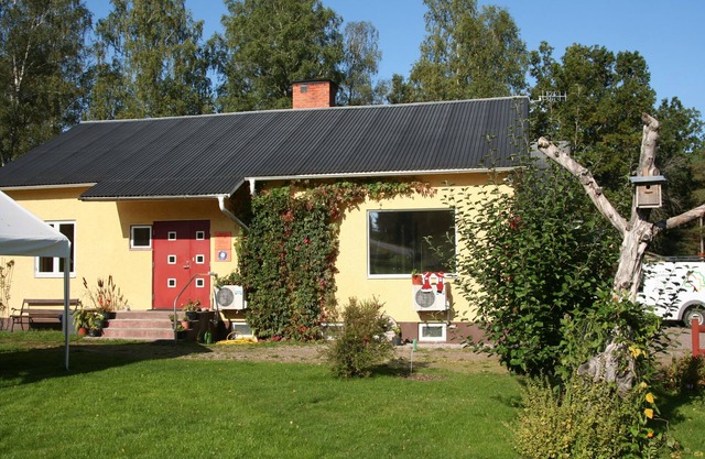 quiet area, garden, pensioner, small children