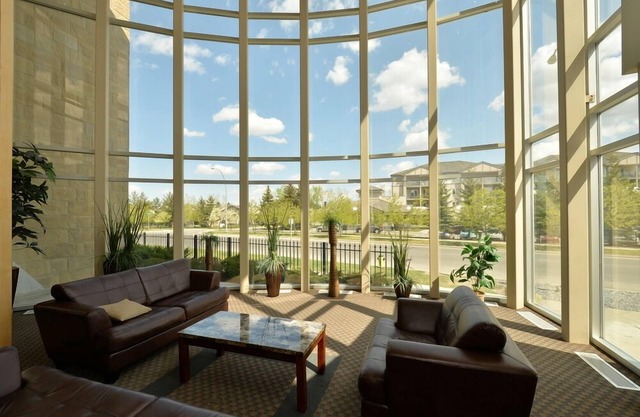 Quiet, Beautifully Furnished 2 Bedroom Suite In South Central Calgary