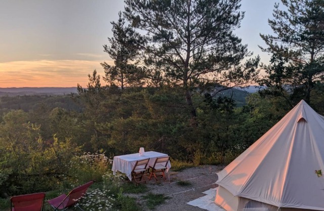 Quiet bohemian chic teepee in the Dordogne valley