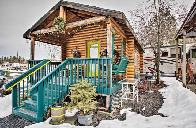 Quiet Couples Retreat Studio by Winchester Lake!