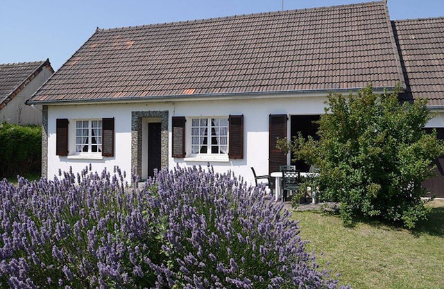 Quiet family house for holidays near the sea and shops