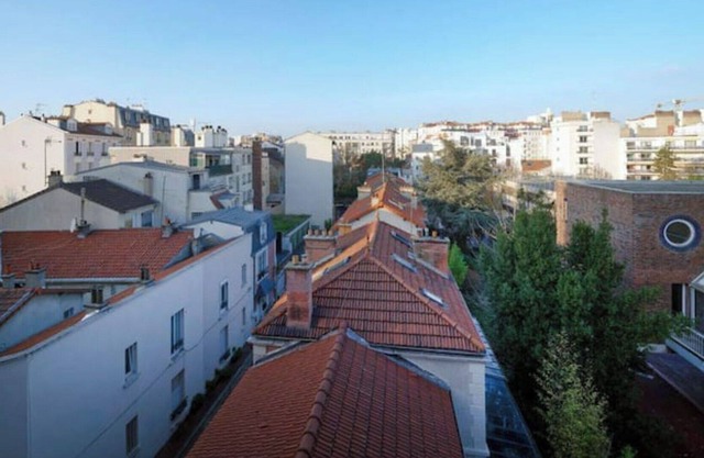 Quiet, furnished apartment 200m from Paris