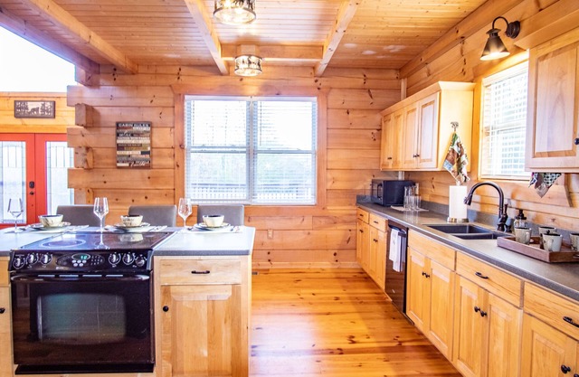 Quiet Getaway, August and End of Summer Dates Available!
