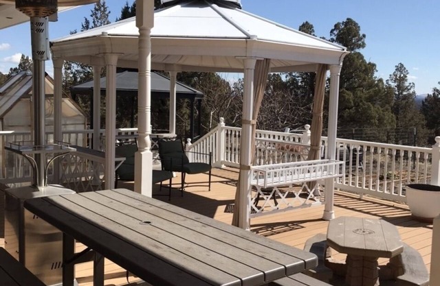 Quiet hobby farm in beautiful Tumalo