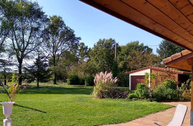 Quiet house in a green setting Holidays, Telework or Families