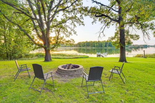 Quiet Lakeside Cabin Patio and Stunning Views!