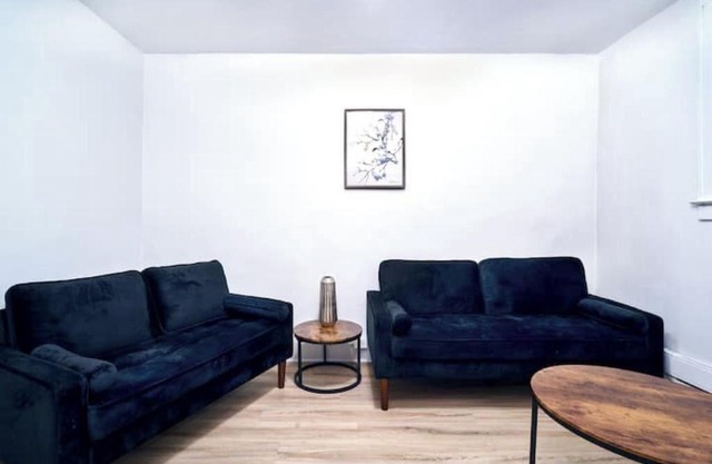 Quiet One Bedroom Apartment within walking distance of the University