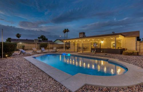 Quiet & Peaceful Home! With Heated Swimming Pool