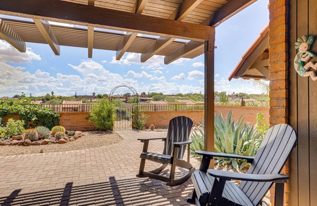Quiet Townhome w/Mountain Views in Green Valley